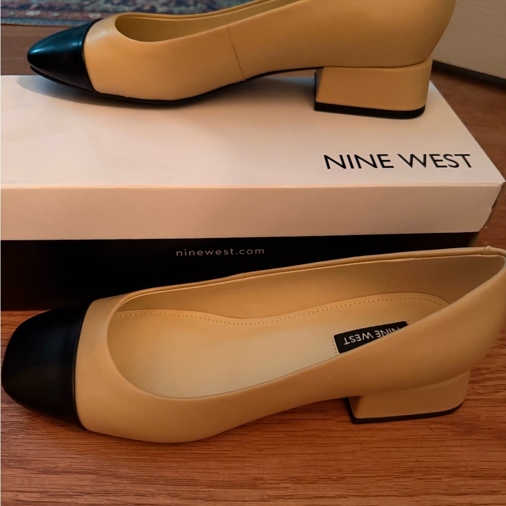 Nine West Women's Beige and Black Cap Toe Flats
